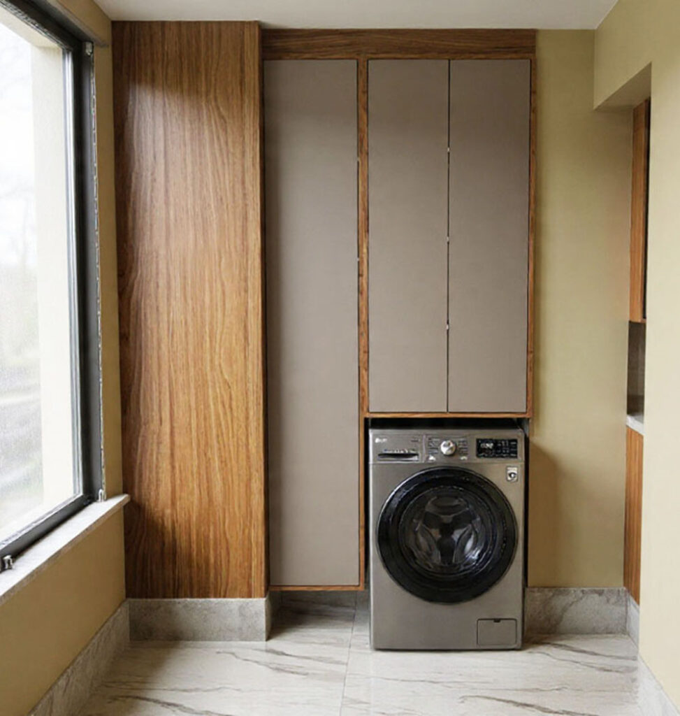 Como organizar lavanderia pequena: 8 ideias práticas para ganhar espaço armários planejados organização lavanderia pequena