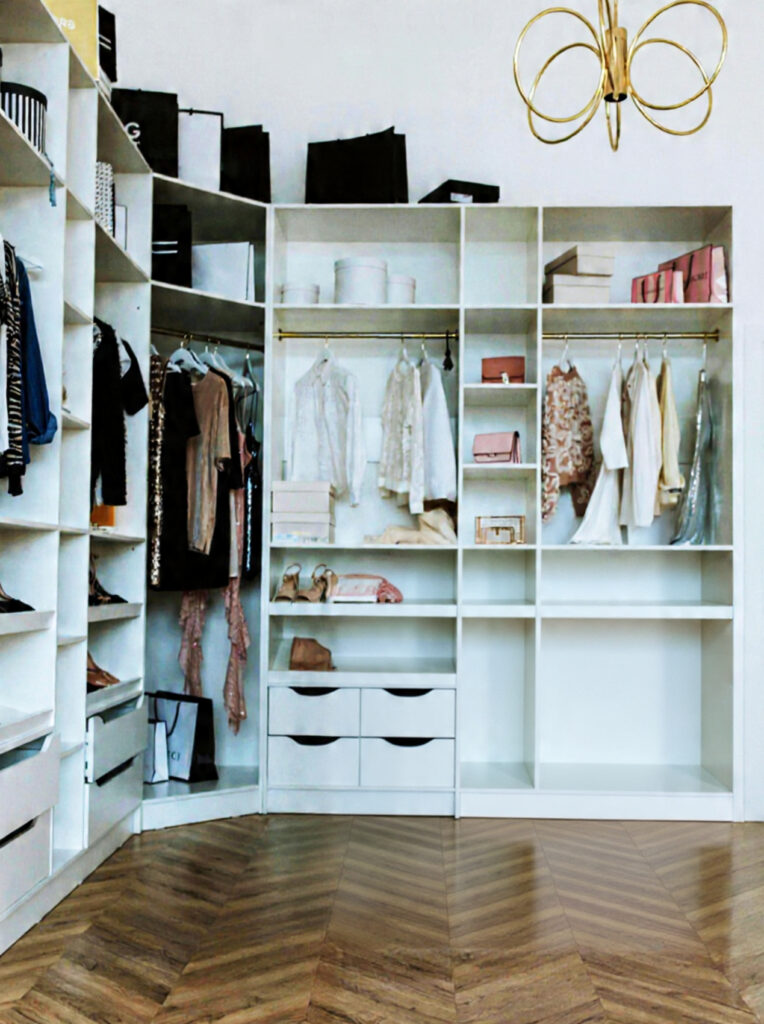 Móveis planejados para apartamentos pequenos: 10 ideias para aproveitar cada espaço guarda roupa armário planejado apartamento pequeno.jpg